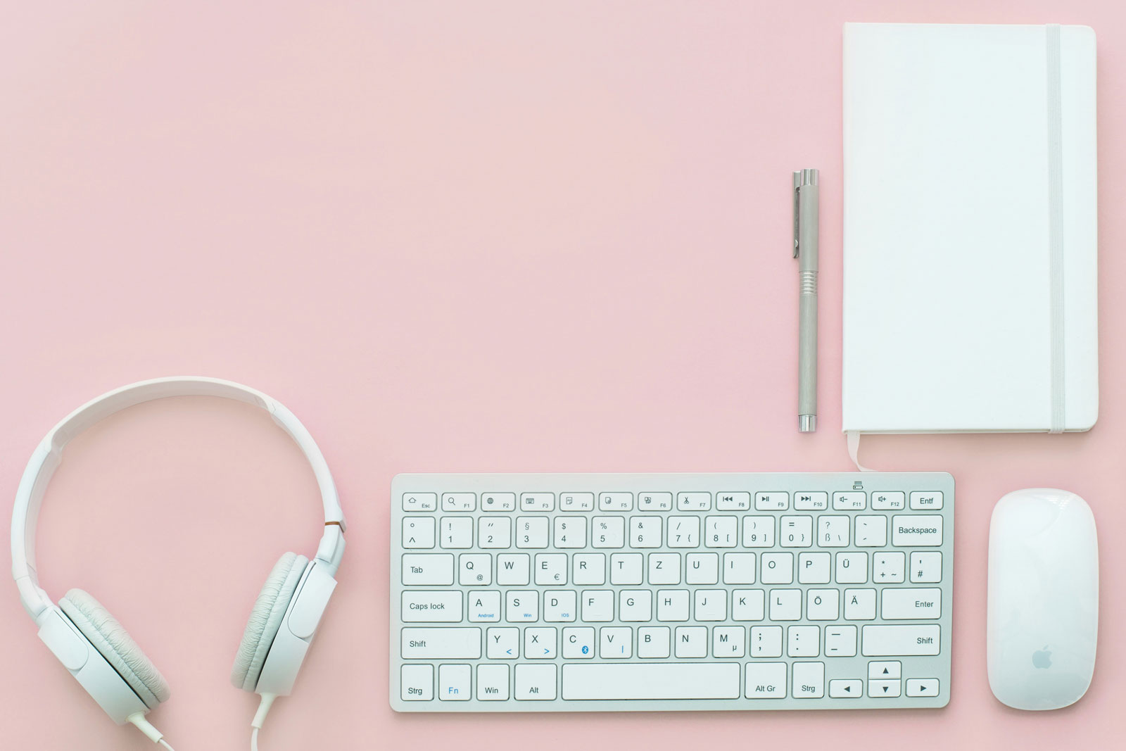Cum să Îți Organizezi Biroul pentru a Maximiza Creativitatea și Productivitatea