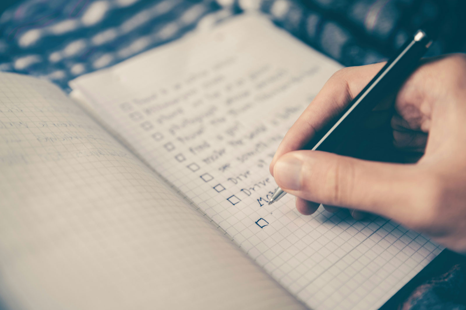 Scrisul de Mână în Era Digitală: Beneficii și Motivații